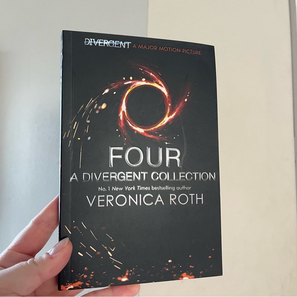 Divergent Books Uk Edition - Picture 5 of 7